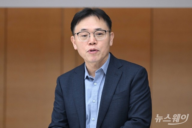 LG화학 김동춘 "2~3년 내 어려운 상황 극복할 것"