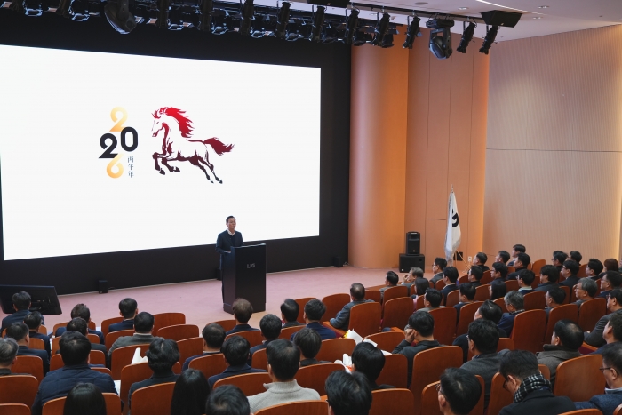 신익현 LIG넥스원 대표이사가 5일 판교하우스에서 열린 2026년 시무식에서 신년사를 하고 있다. 사진=LIG넥스원 제공