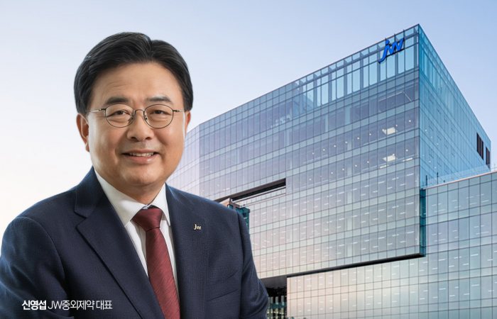 '정통 중외맨' 신영섭, 4연임으로 장수 CEO 대열에 기사의 사진