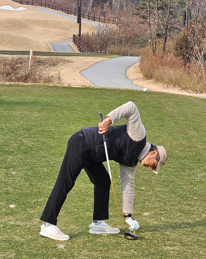 축하하는데 개버디라서 어쩌죠? 기사의 사진