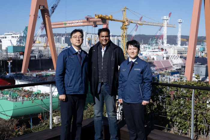 인도 타밀나두 주 정부 대표단 일행이 8일 HD현대중공업을 방문해 선박 건조 현장을 참관했다. 사진=HD현대 제공