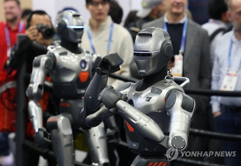 '세계 최초', '세계 최대'···삼성 빈자리 채운 중국의 도발