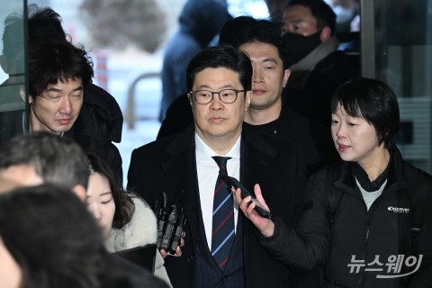 '1천억대 사기 혐의 홈플'···구속기로 선 김병주 MBK 회장