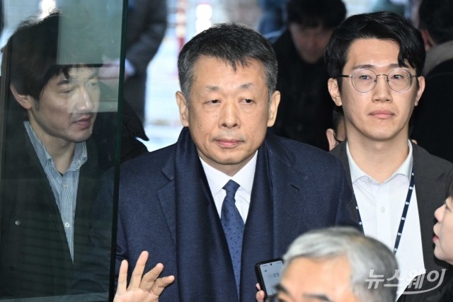 '홈플러스 사태' 영장실질심사 향하는 김광일 대표