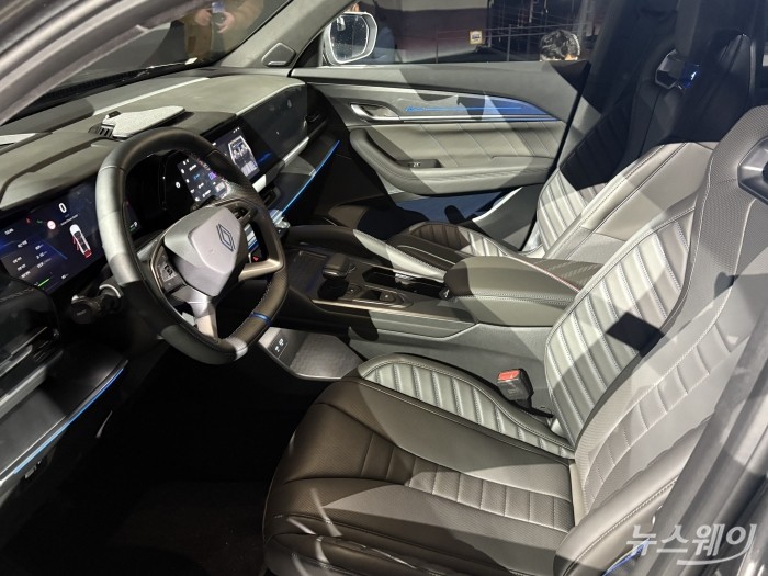 르노코리아 신차 필랑트 앞좌석. 사진=황예인 기자