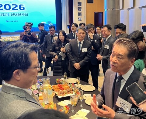 장인화 회장, 산업부 차관과 소통···"철강 체력 저하, 정부 도움 절실"