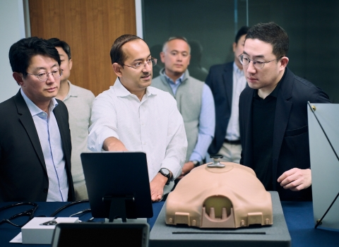 '집안의 노동'을 미소로 바꾸는 혁신···LG 구광모 회장, AI로 미래 기반 다진다