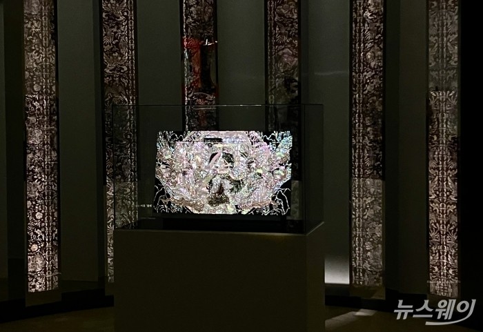 손대현 나전칠기 명장의 '결의의 산맥'. 사진=김세현 기자