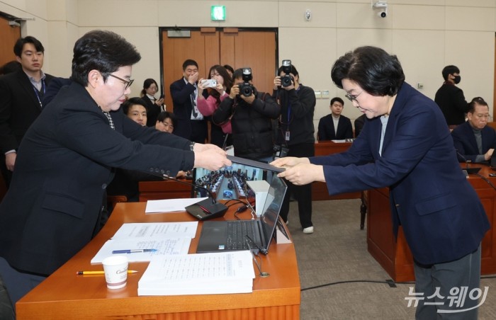 23일 오전 국회 재정경제기획위에서 이혜훈 기획예산처 장관 후보자에 대한 인사청문회가 열리고 있다. 사진=이수길 기자 Leo2004@newsway.co.kr