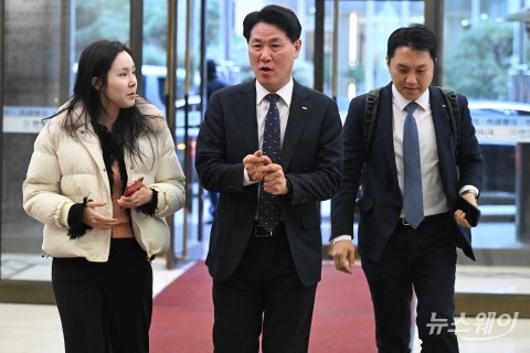 '은행연합회 정기 이사회' 발걸음 옮기는 김태한 BNK경남은행장