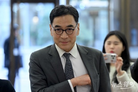 '은행연합회 정기 이사회' 향하는 이광희 제일은행장