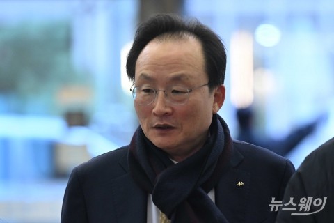 은행연합회 정기 이사회 향하는 이환주 국민은행장