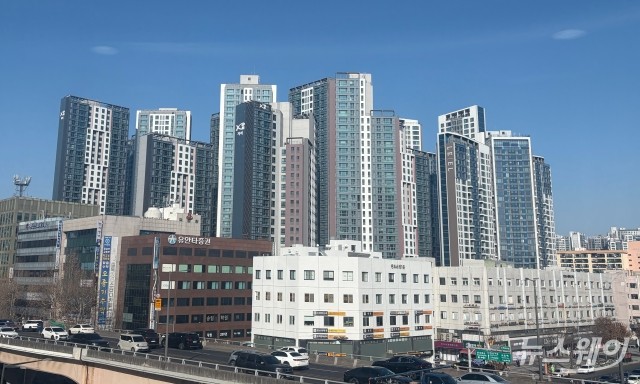 이재명표 부동산 세제 '투트랙'···수도권 '연착륙', 지방 '안정화'