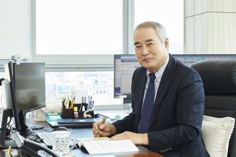 송하중 사학연금 이사장, '재정 안정'과 '고객 혁신' 두 마리 토끼 잡는다