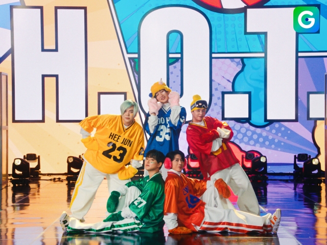 H.O.T.·이민정 등장···유통사, 탈팡 고객 붙잡기 전쟁 시작