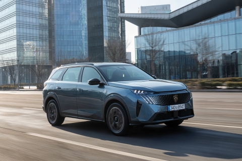 푸조 5008, 국산차는 지겹고 독일차는 부담스러운 아빠들에게 