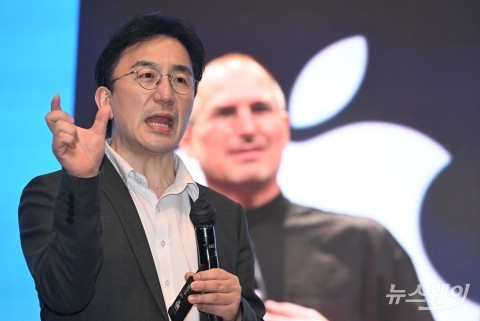 'AI시대, 걷잡을 수 없는 변화에 대비하라' 주제 강연하는 강정수 블루닷AI 연구센터장