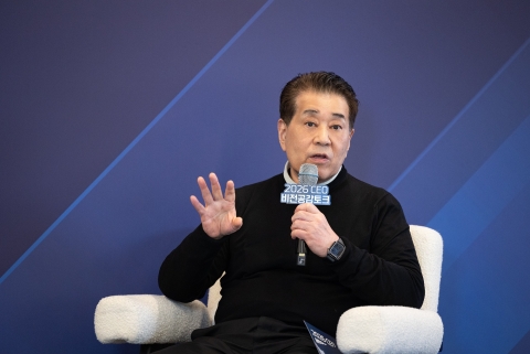 장인화 포스코 회장 "AI 전환 속도, 빠를수록 유리"