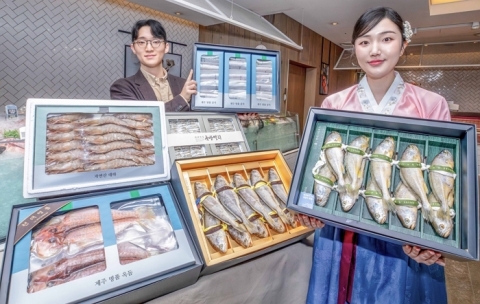 실속형부터 초고가 한정판까지···설 맞은 백화점의 '투트랙' 전략