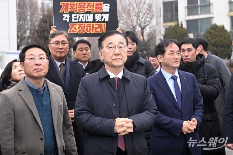 '고양 1기 신도시 정비사업 선도지구' 살펴보는 김윤덕 국토부 장관