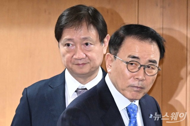 조용병 은행연합회장 만난 이찬진 금감원장 "손쉬운 이자장사 벗어나라"