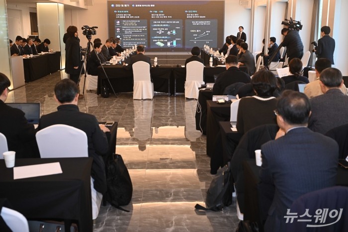 방산 스타트업 육성 협약식이 23일 오전 서울 용산구 피스앤파크컨벤션에서 열리고 있다. 사진=강민석 기자 kms@newsway.co.kr