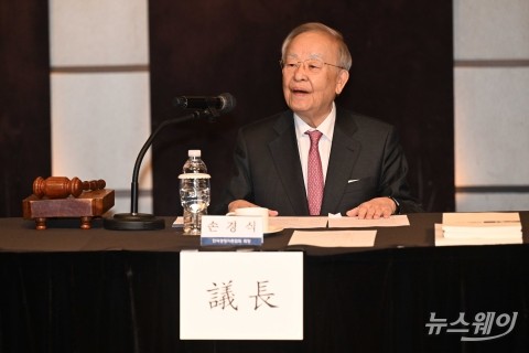 의장석 앉은 손경식 경총 회장···10년 체제' 선포될까?