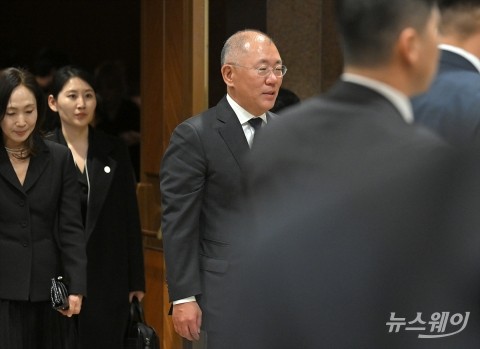 정의선 현대차 회장, '아산 정주영 서거 25주기 추모 음악회' 참석