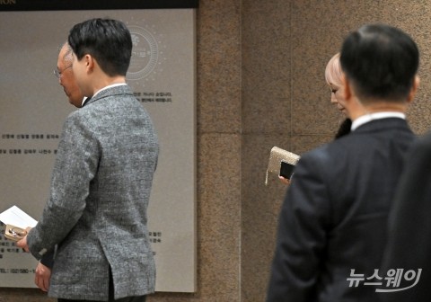 정주영 회장 추모 음악회 참석하는 정의선 현대차 회장과 소프라노 조수미