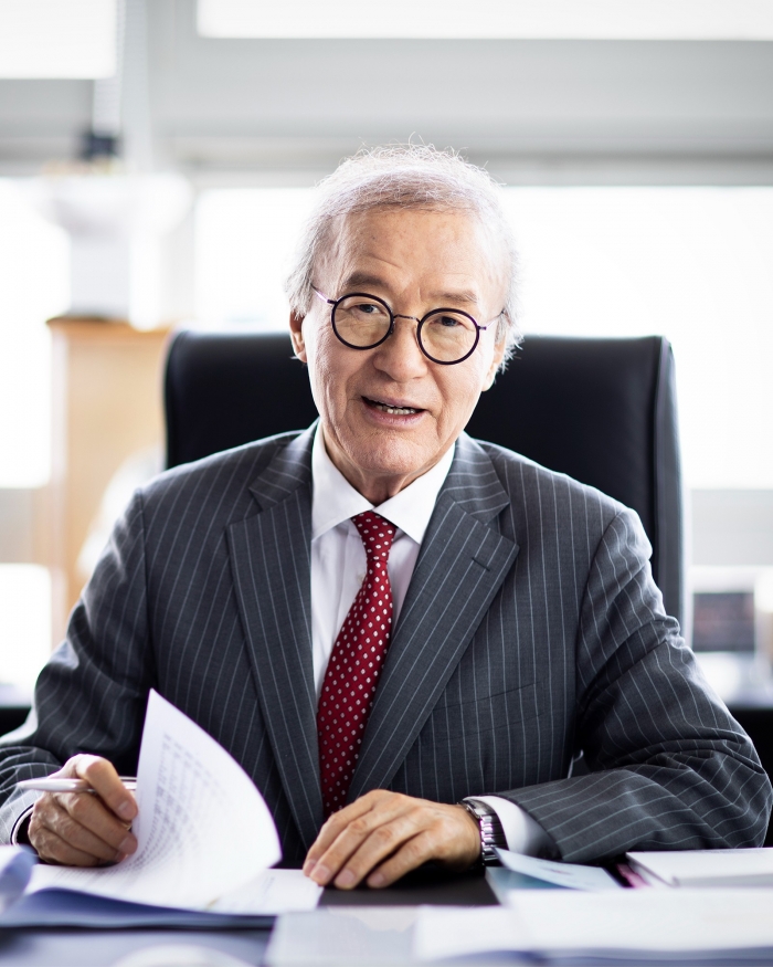 윤윤수 명예회장. 사진=미스토홀딩스