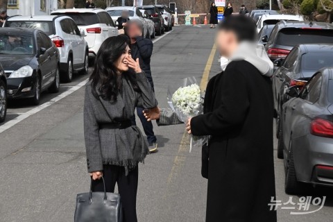 "동현아 축하해"···아들바보 이부진의 밝은 미소