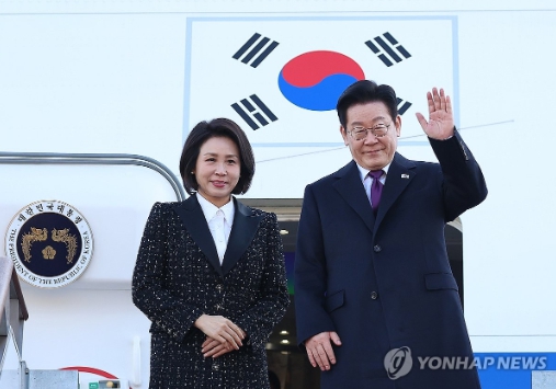 출국하는 이재명 대통령 부부. 사진=연합뉴스