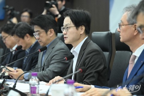 중동 위기 속 유가 급등...정부, 정유업계에 가격 인상 자제 촉구