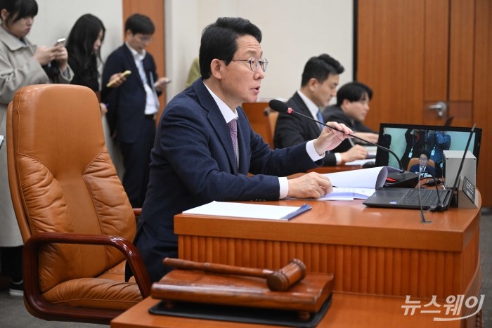 김상훈 대미투자특위원장이 9일 오후 서울 여의도 국회 대미투자특별법처리를위한특별위원회 전체회의에서 발언을 하고 있다. 사진=강민석 기자 kms@newsway.co.kr