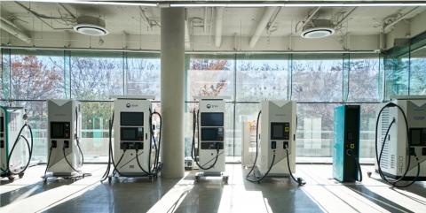 전기차 초고속 충전 시대, '5분 충전' 경쟁 본격화