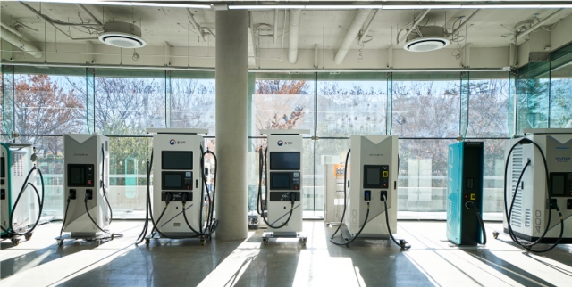 전기차 초고속 충전 시대, '5분 충전' 경쟁 본격화