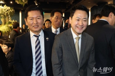 '한국노총 창립 80주년 기념식' 향하는 정청래·장동혁