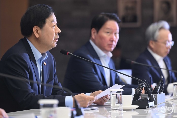 구윤철 경제부총리 겸 재정경제부 장관이 12일 오전 서울 중구 대한상공회의소에서 열린 기업혁신 지원 민관협의체 킥오프 회의에서 모두발언을 하고 있다. 사진=강민석 기자 kms@newsway.co.kr