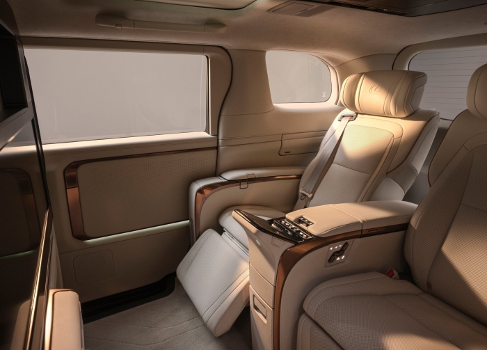 렉서스 LM 2열. 사진=렉서스 제공