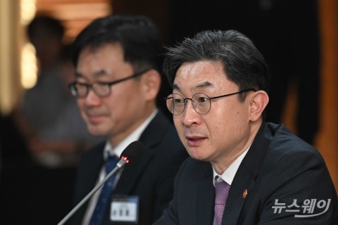 이억원 위원장 "AI·반도체에 올해 10조 공급···2차 프로젝트 조속히 추진"