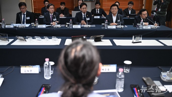 배경훈 부총리 겸 과학기술정보통신부 장관이 17일 오후 서울 중구 한국프레스센터에서 열린 '국민성장펀드 K-엔비디아 육성 프로젝트 추진을 위한 민관 합동 간담회'에서 인사말을 하고 있다. 사진=강민석 기자 kms@newsway.co.kr