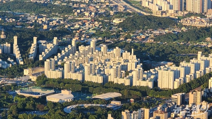 상공에서 바라본 올림픽선수촌아파트 전경. 사진=권한일 기자