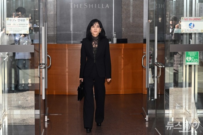 이부진 호텔신라 대표이사가 19일 오전 서울 중구 삼성전자 장충사옥에서 열린 제53기 호텔신라 주주총회를 마친 뒤 미소를 머금고 주총장을 나서고 있다. 사진=강민석 기자 kms@newsway.co.kr