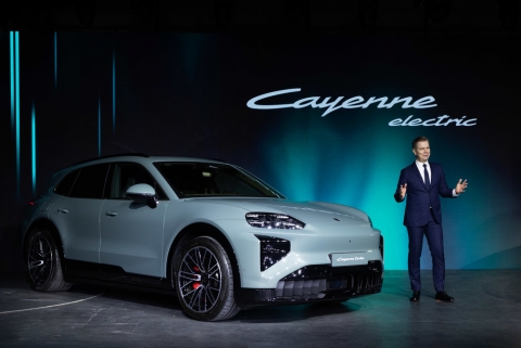 1156마력 괴물 전기차 앞세운 포르쉐···올해 신차 10종 쏟아낸다