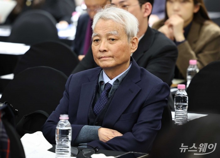 강성두 영풍 사장이 24일 오전 서울 중구 코리아나호텔에서 열린 제52기 고려아연 정기주주총회에 참석해 자리를 하고 있다. 사진=강민석 기자 kms@newsway.co.kr