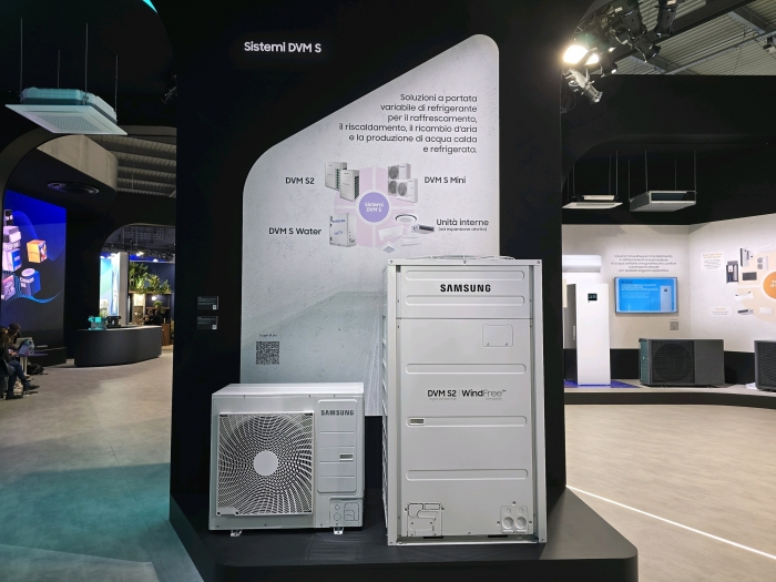 삼성전자가 24~27일 이탈리아 밀라노에서 열린 MCE(Mostra Convegno Expocomfort) 2026에 삼성부스를 마련했다. 사진은 고효율 시스템에어컨 'DVM' 라인업. 사진=삼성전자
