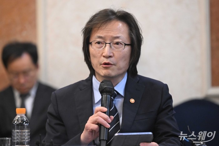 주병기 공정거래위원장이 26일 오후 서울 여의도 켄싱턴호텔에서 진행된 중소기업 기술탈취 신문고 출범식 및 간담회에서 모두발언을 하고 있다. 사진=강민석 기자 kms@newsway.co.kr