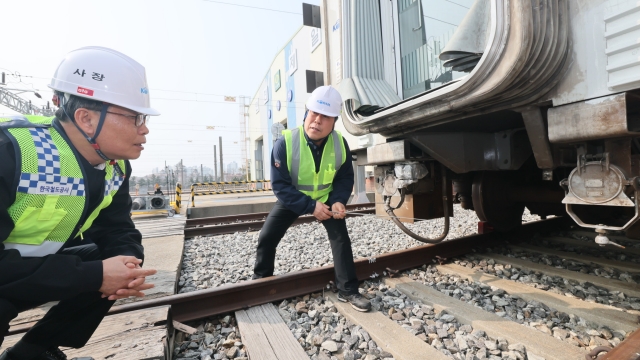 김태승 코레일 사장, 서해선 전동열차 하자 조치 점검
