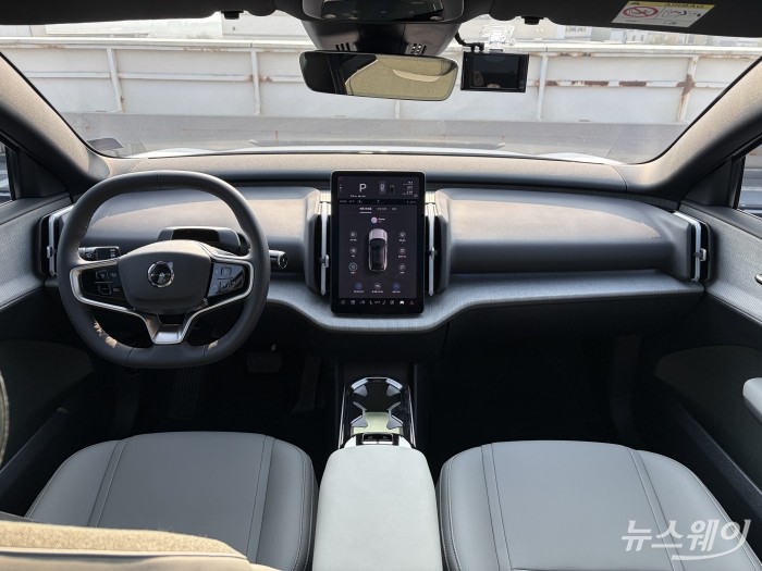 볼보 EX30 CC 1열. 사진=권지용 기자