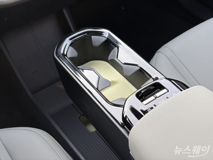 볼보 EX30 CC 윈도우 스위치. 사진=권지용 기자